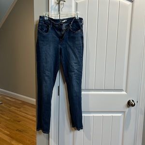 Levi’s Woman’s Size 14 Mid Rise Skinny